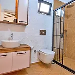 Yesil Uezuemlue 3 Bedroom Villa Fethiye