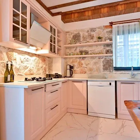 Vila Yesil Uezuemlue 3 Bedroom Fethiye