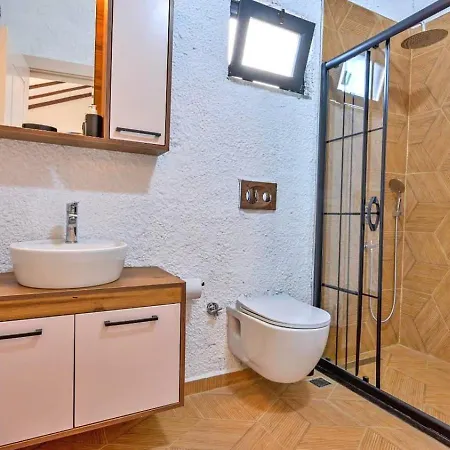 Yesil Uezuemlue 3 Bedroom Vila Fethiye