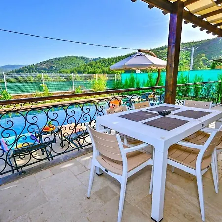 Yesil Uezuemlue 3 Bedroom Vila *